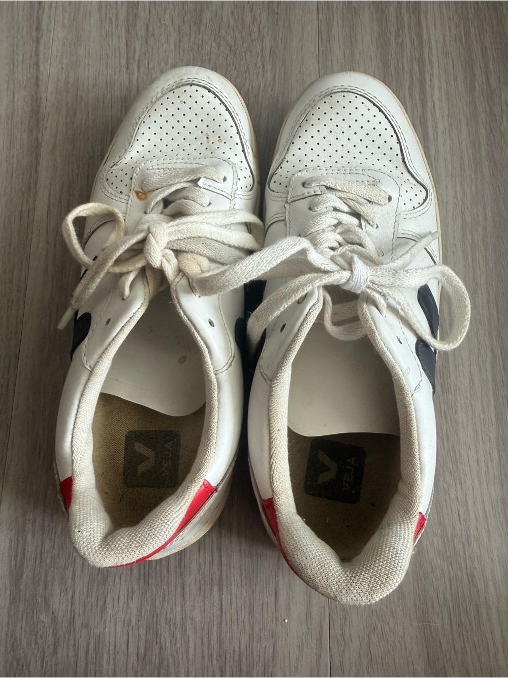 VEJA V-10 Leather Sneakers White Navy Red Low Top Shoes Women’s Size 7 - Picture 4 of 6